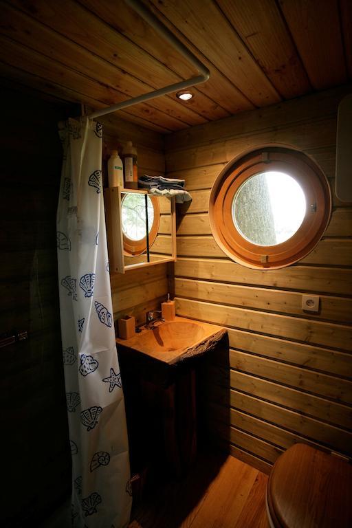 La Cabane Aux Secrets - Au Milieu De Nulle Part Outines Rom bilde
